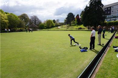 Giving it a go! - Play Bowls Taster Days are under way